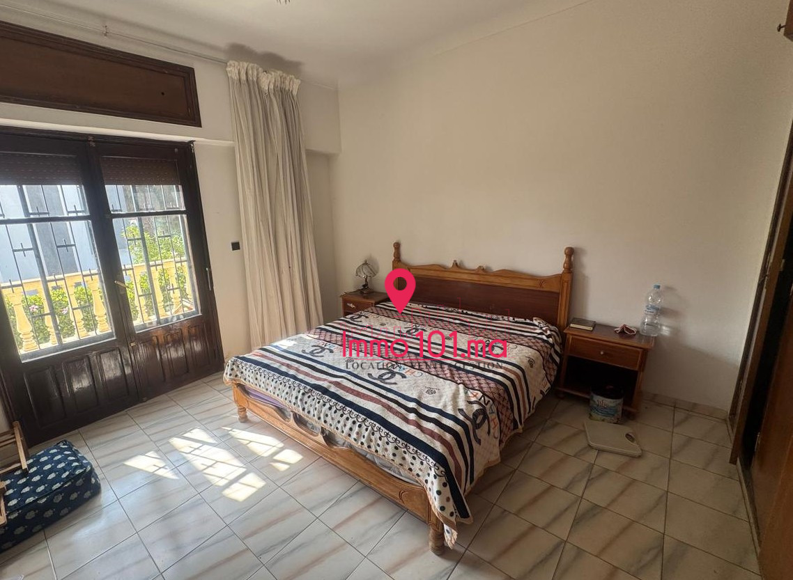 Villa à rénover à vendre à Hay Riad ZLV2279